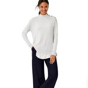 Ann Taylor Silver Gray Button Shoulder Sweater Size Medium‎